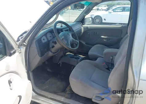 2003 Toyota Tacoma из США, поврежденный, VIN 5TEVL52N83Z212524